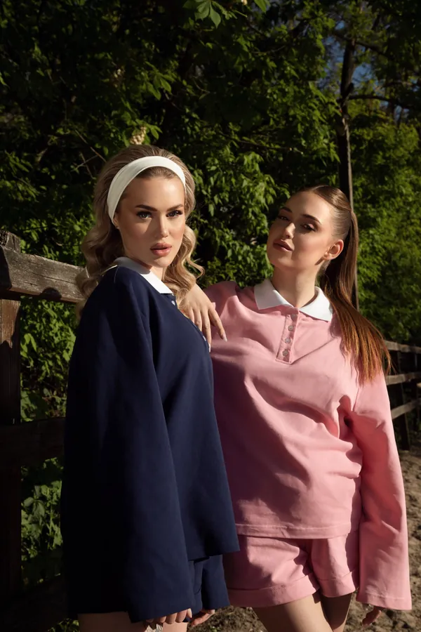 Polo Set у тіні дерев
